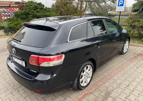 Toyota Avensis cena 29500 przebieg: 215000, rok produkcji 2011 z Warszawa małe 154